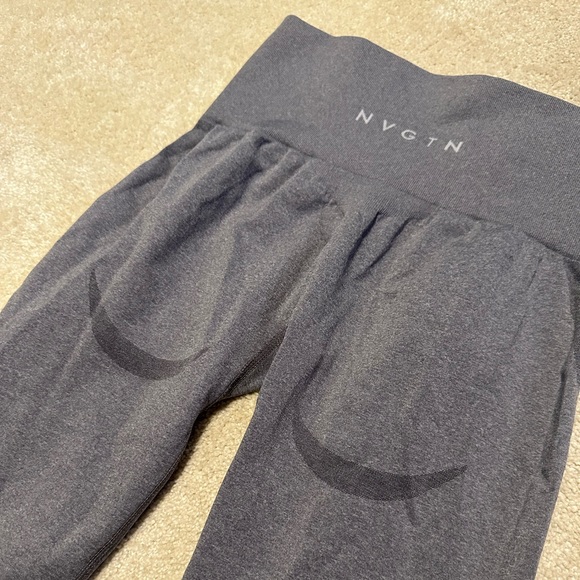 Butt and Hip Defining NVGTN Leggings - Picture 4 of 6